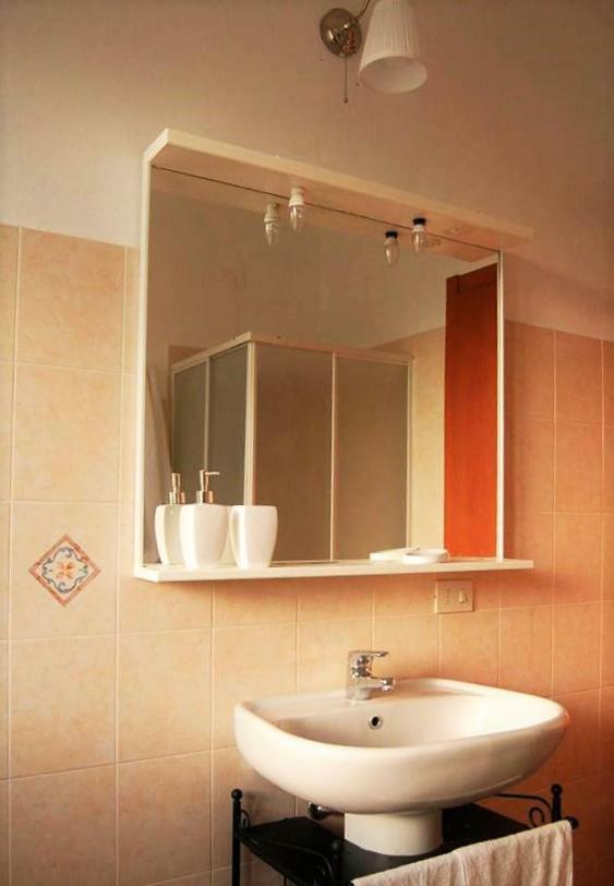 Bed and Breakfast Gaietta Frassineto Po Exterior foto